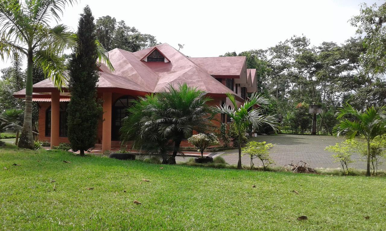 Estancia La Colina Santo Domingo de los Colorados Exterior foto